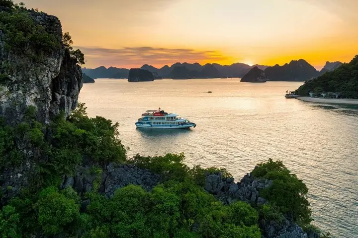 Cruise Ship